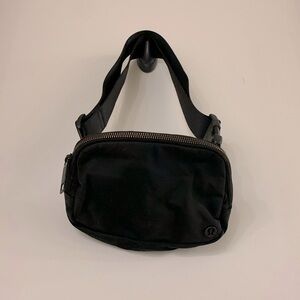 Lululemon Belt Bag - Black